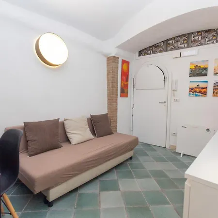 Guesthost - Rione Vi Parione Comfy *